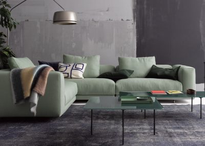 Sofa Moss von Cor mit grünem Stoffbezug