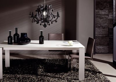 Tisch ET1000 von Hülsta Auführung Aluminiumgestell und Optiwhite Glasplatte