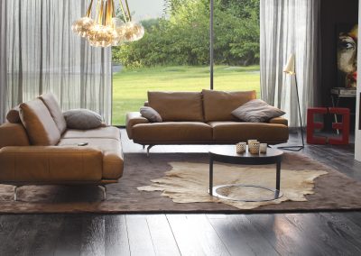 Sofa Amelia von Ewald Schillig mit braunem Lederbezug