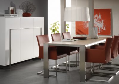 Tisch Edge und Armlehnstuhl Tidy von Bert Plantagie