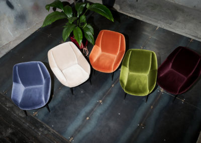 Armchair 138 von Freistil mit Samtbezug